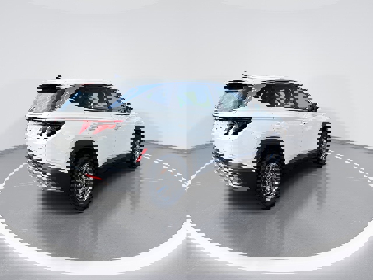 Used 2025 Hyundai Tucson SE image 8