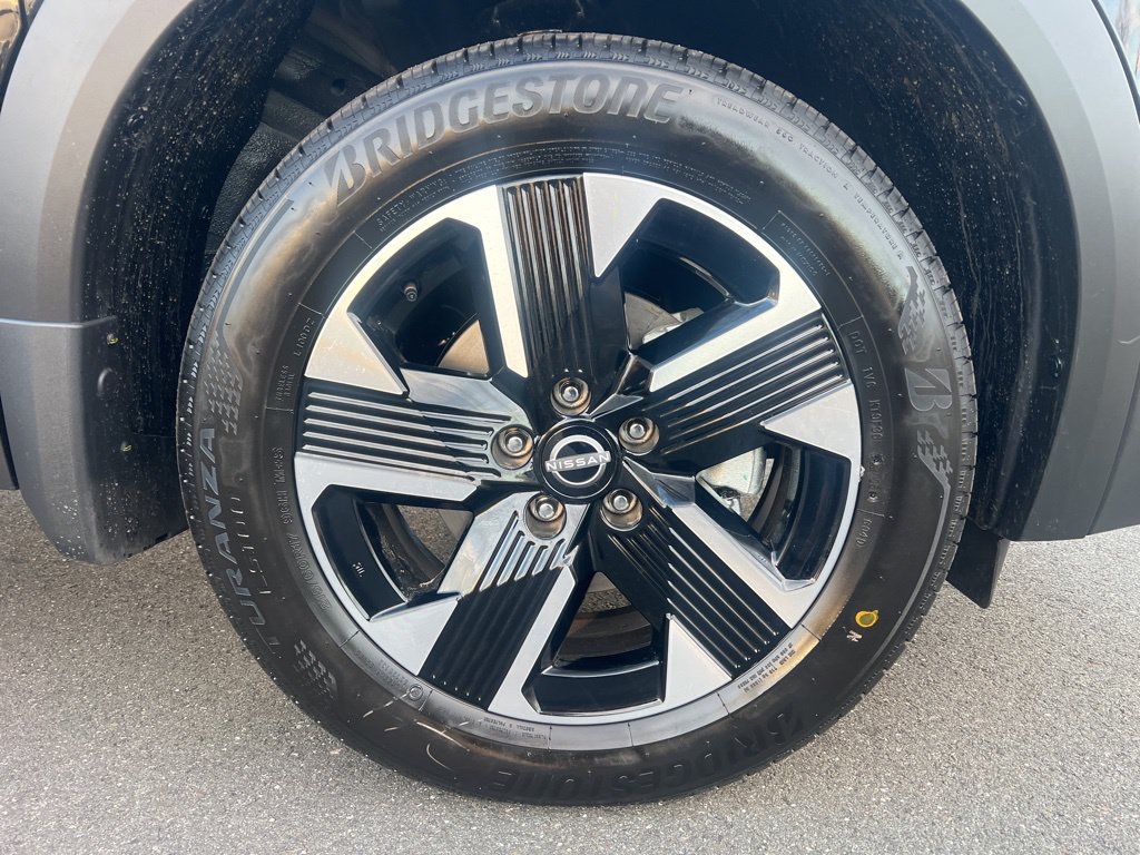 New 2026 Nissan Kicks SV w/ SV Premium Package AWD/4WD image 36