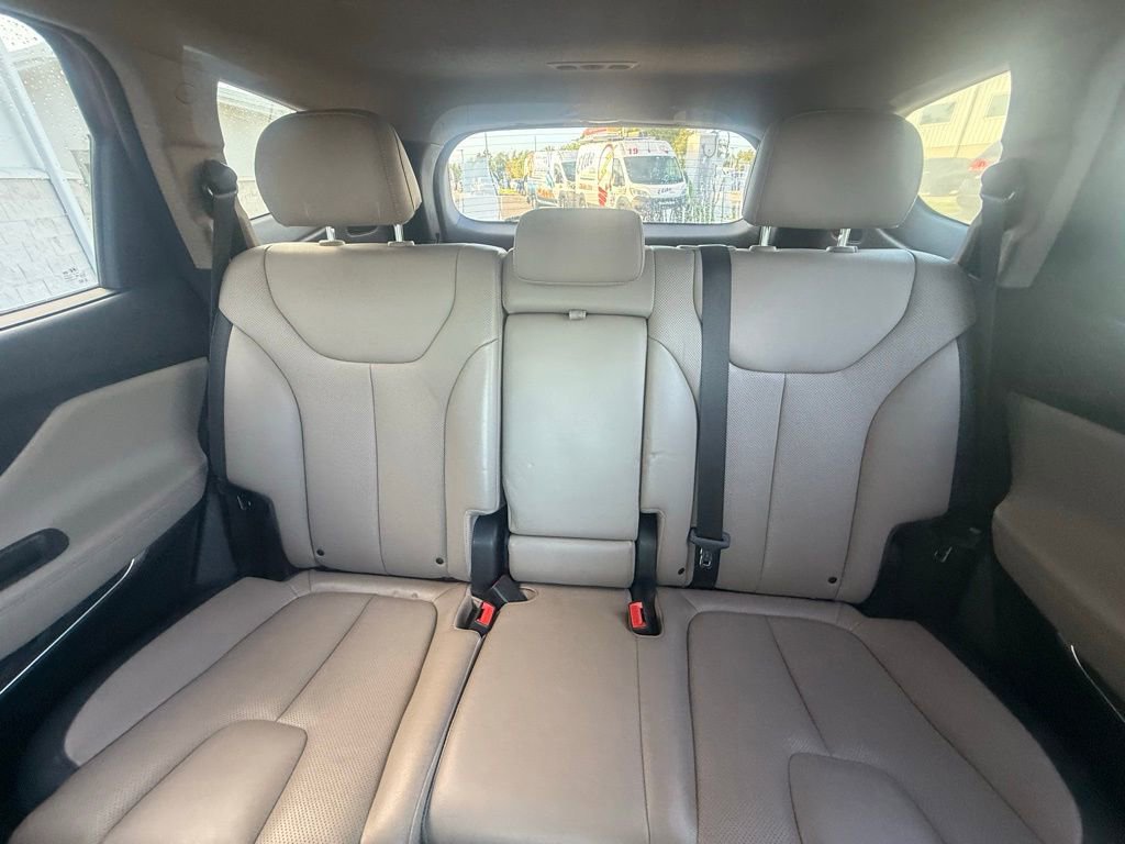 Used 2019 Hyundai Santa Fe Limited w/ Cargo Package image 25