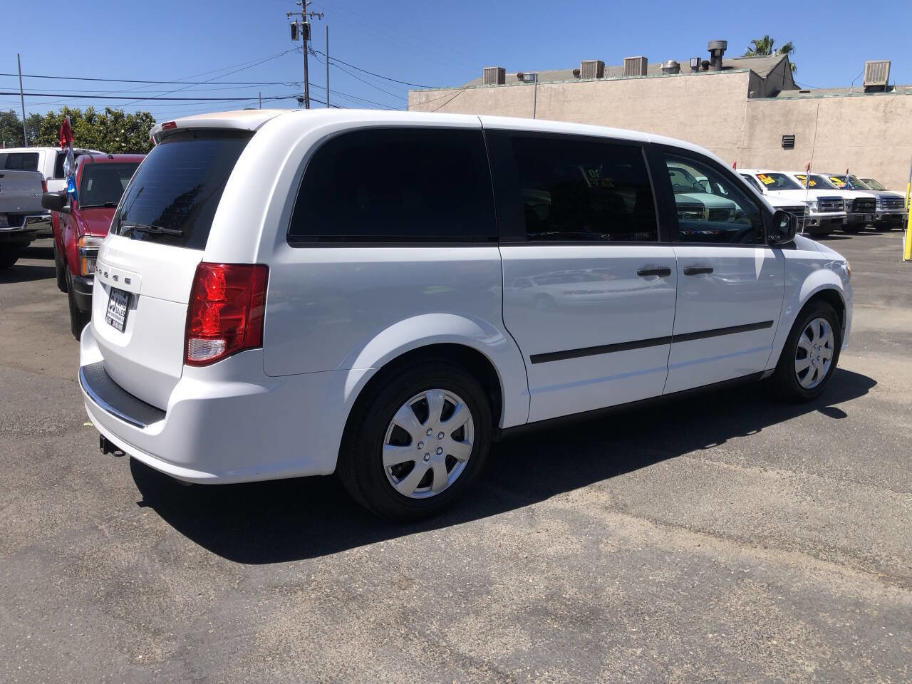 Used 2016 Dodge Grand Caravan American Value Package w/ UConnect Hands-Free Group image 2