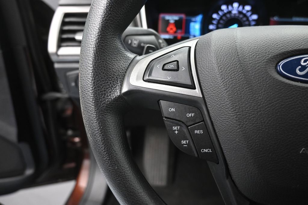 Used 2019 Ford Fusion SE FWD image 28