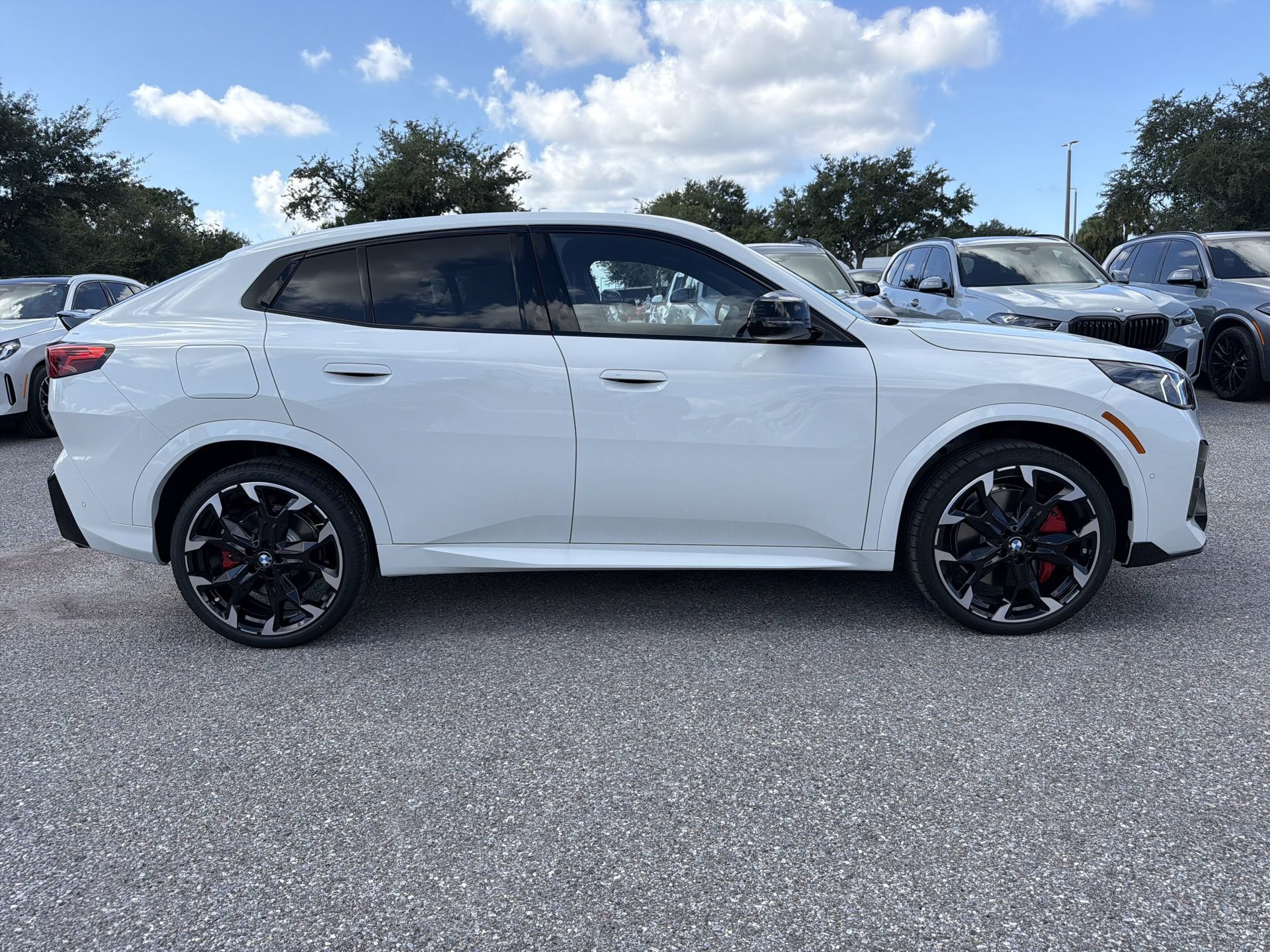 New 2026 BMW X2 M35i w/ Technology Package AWD/4WD image 4