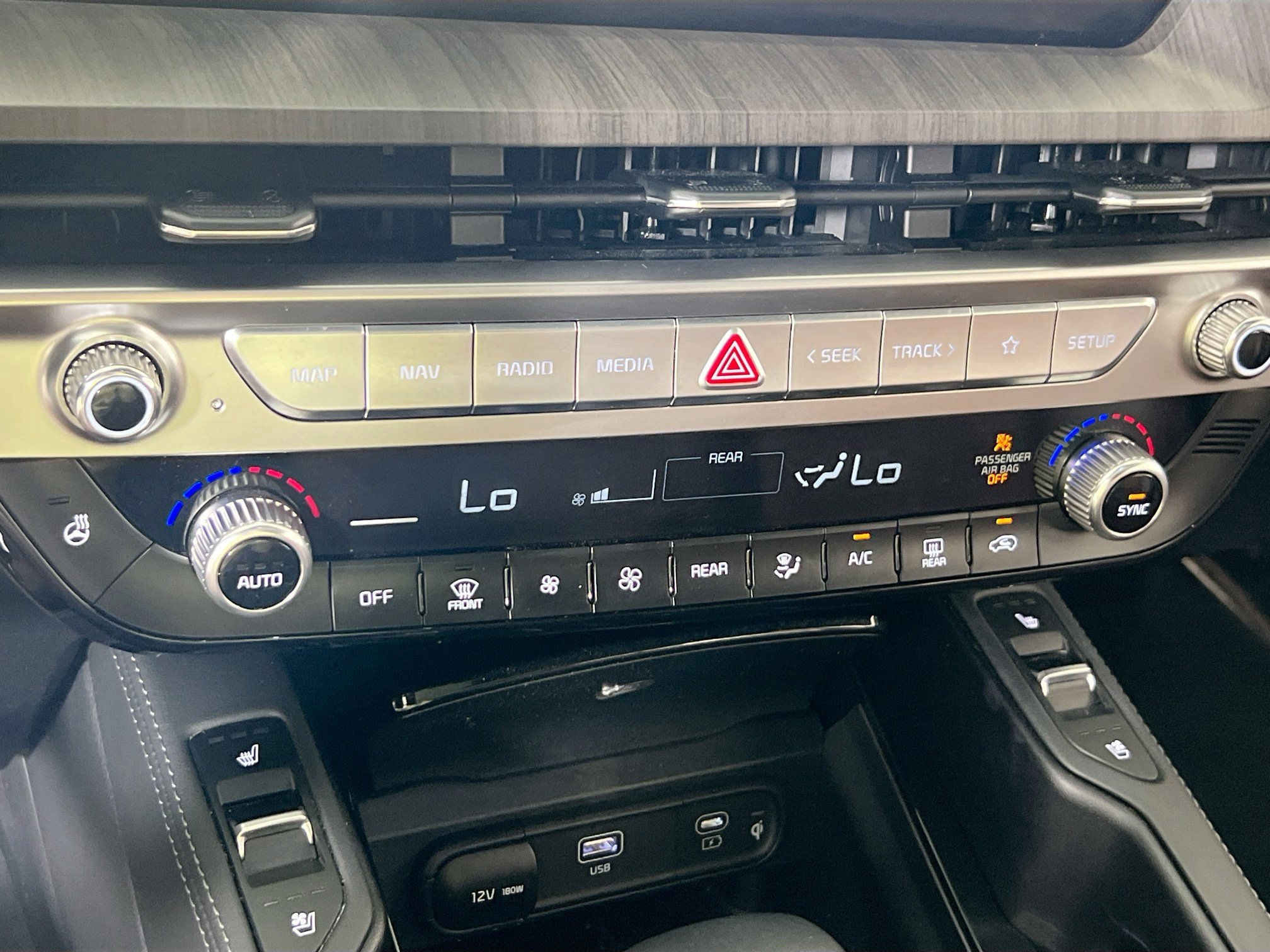 Used 2024 Kia Telluride EX image 16