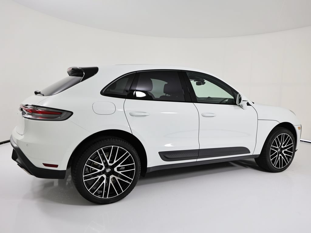 New 2026 Porsche Macan AWD/4WD image 7