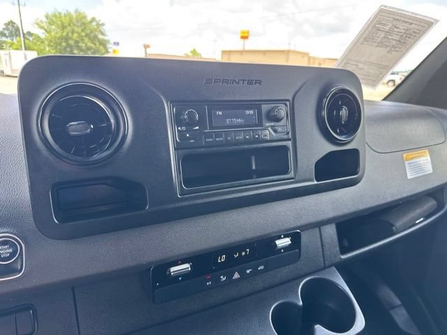 Used 2025 Mercedes-Benz Sprinter 2500 image 16