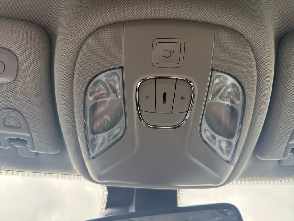 Used 2022 Jeep Compass Latitude w/ Convenience Group FWD image 26