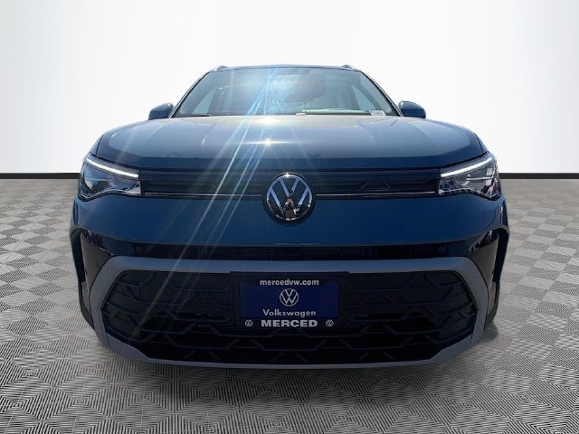 New 2026 Volkswagen Taos SE AWD/4WD image 2