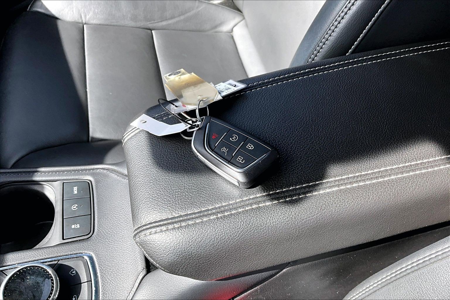 Used 2024 Cadillac XT4 Premium Luxury image 35