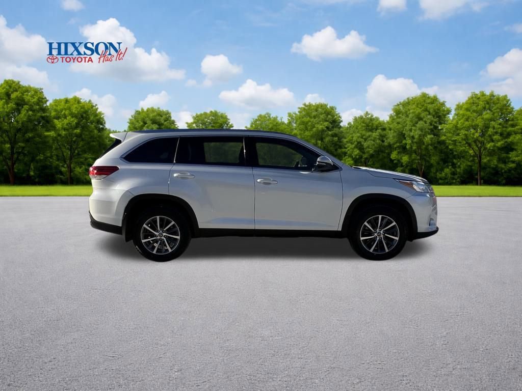 Used 2019 Toyota Highlander XLE image 8