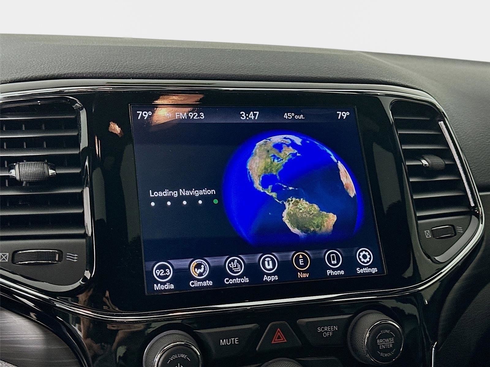 Used 2020 Jeep Grand Cherokee Altitude image 17