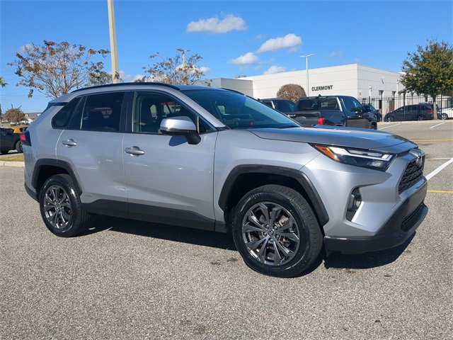 Used 2022 Toyota RAV4 XLE Premium image 1