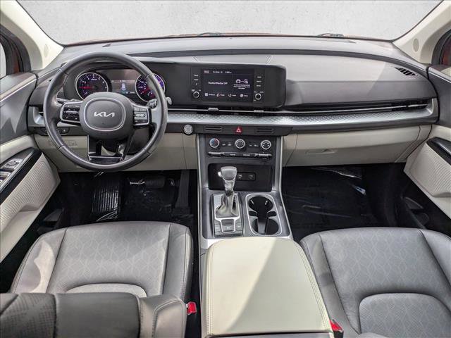 Used 2024 Kia Carnival LX image 16