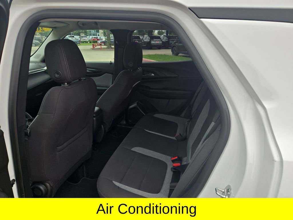Used 2025 Chevrolet TrailBlazer LT AWD/4WD image 11
