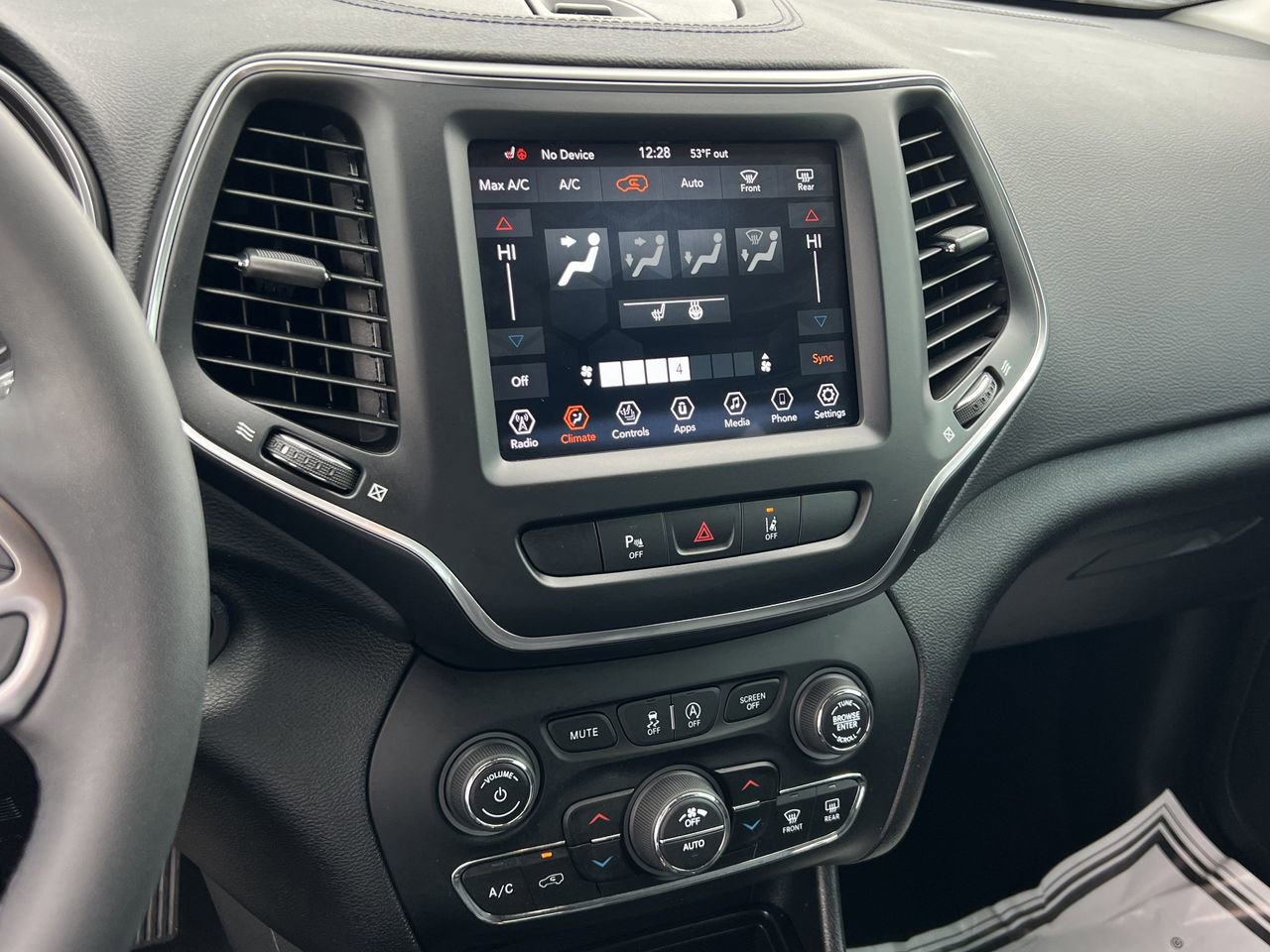 Used 2022 Jeep Cherokee Latitude Lux FWD image 14