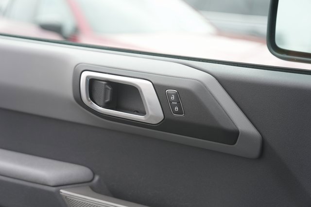 Certified 2021 Ford Bronco Black Diamond image 29