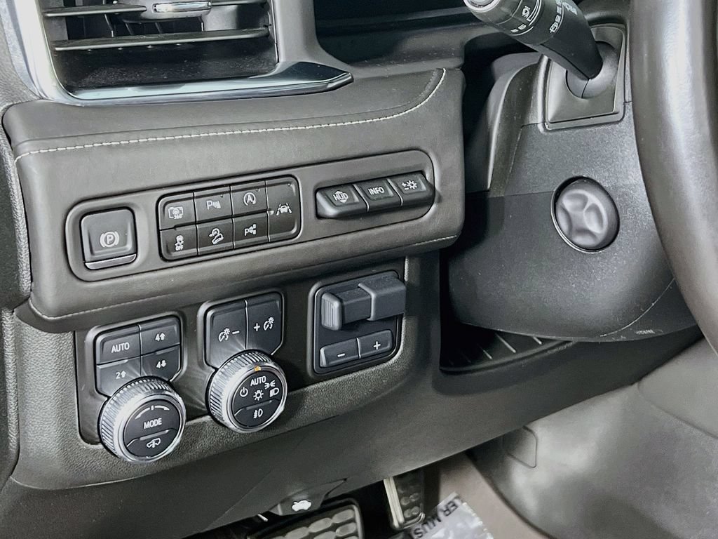Certified 2024 GMC Yukon XL Denali Ultimate AWD/4WD image 9