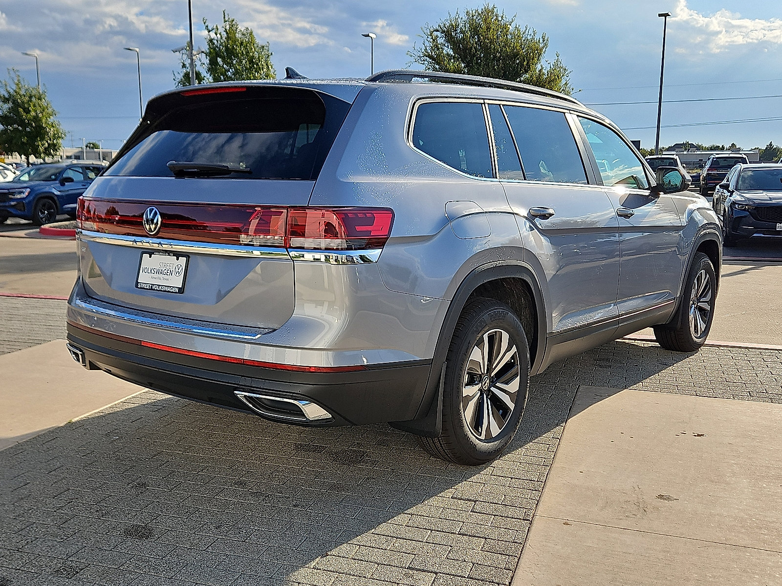 New 2026 Volkswagen Atlas SE image 4