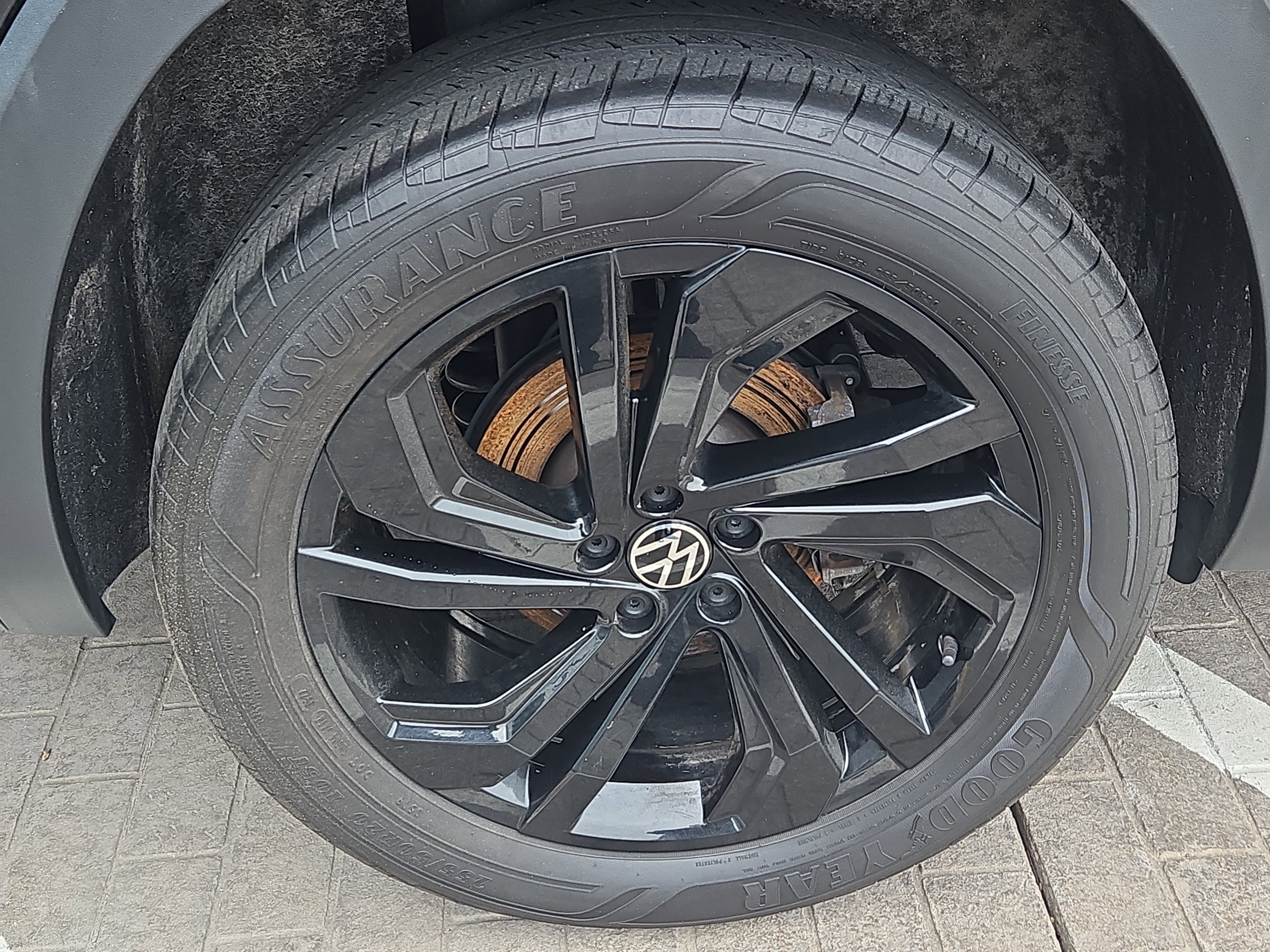 Certified 2023 Volkswagen Atlas SE w/ Black Wheel Package image 28