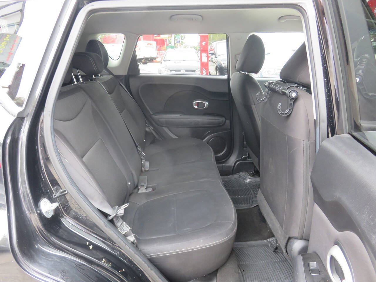 Used 2015 Kia Soul FWD image 17