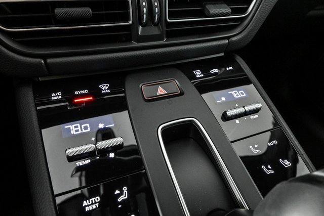 Used 2025 Porsche Macan image 16