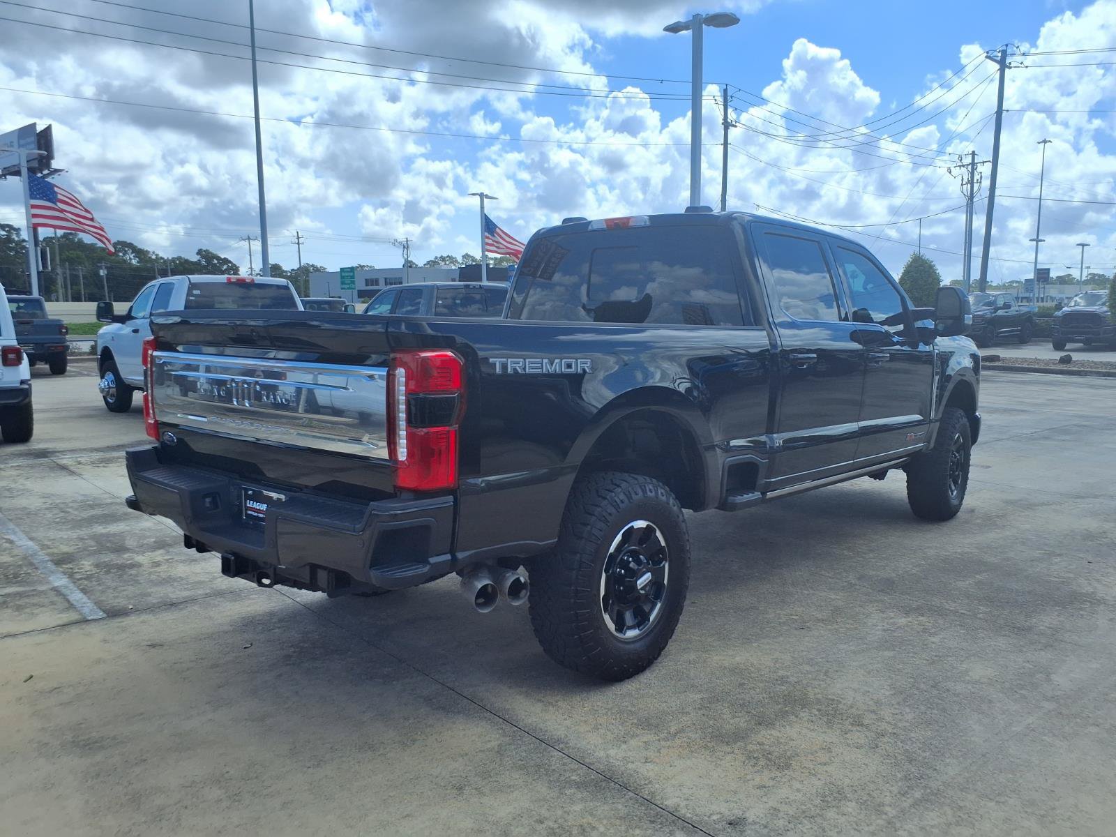 Used 2025 Ford F250 King Ranch w/ Tremor Off-Road Package AWD/4WD image 4