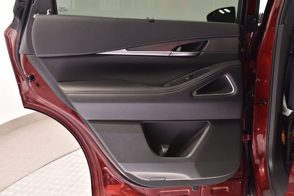 New 2026 INFINITI QX60 Luxe w/ Family Package image 28