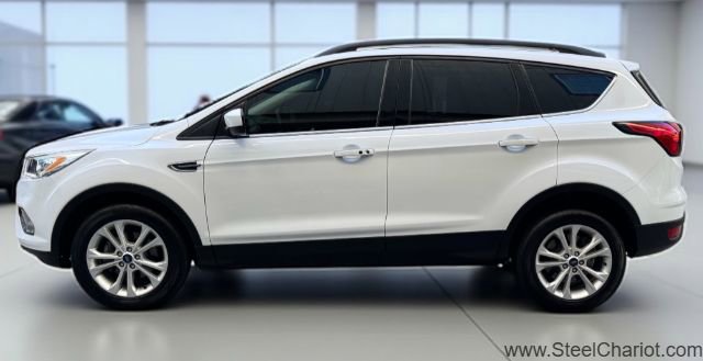 Used 2019 Ford Escape SEL image 2