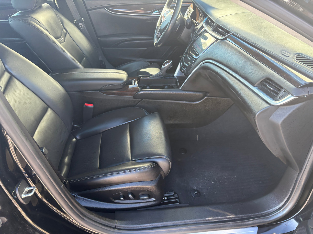 Used 2016 Cadillac XTS Luxury image 11