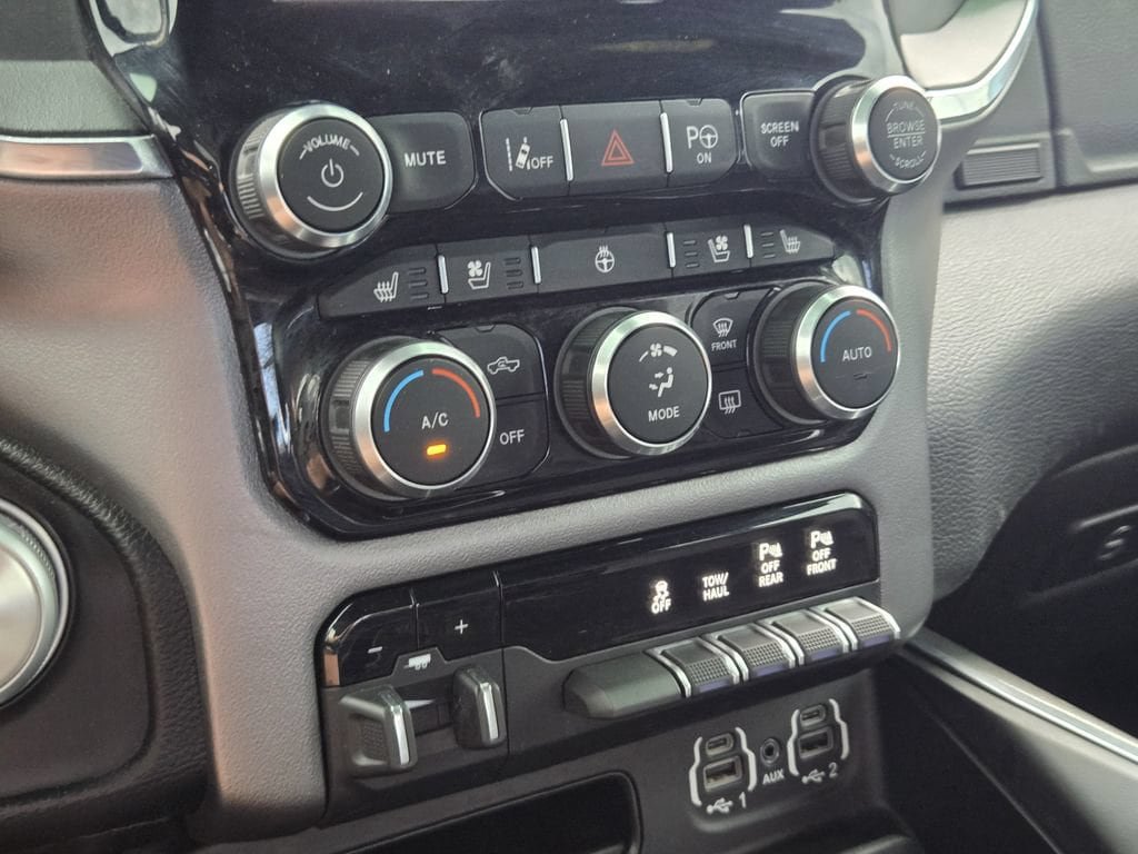 Used 2020 RAM 1500 Laramie AWD/4WD image 12