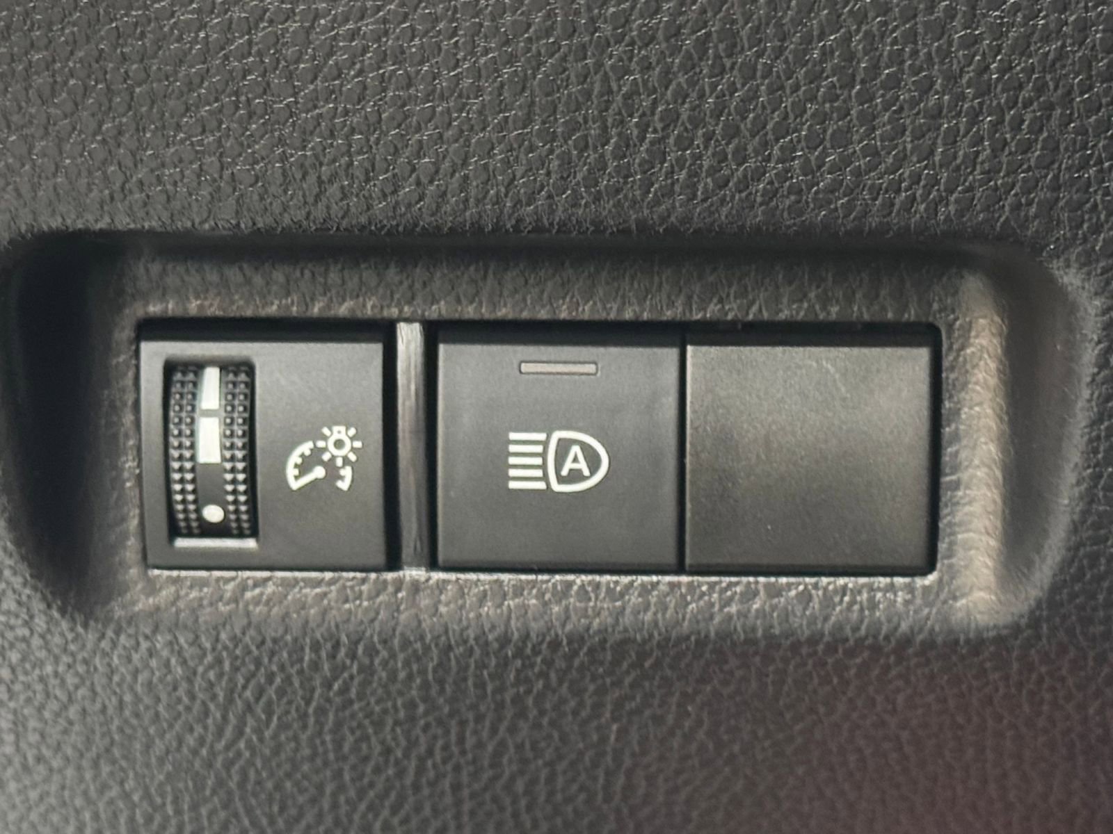 Used 2025 Toyota RAV4 LE image 33