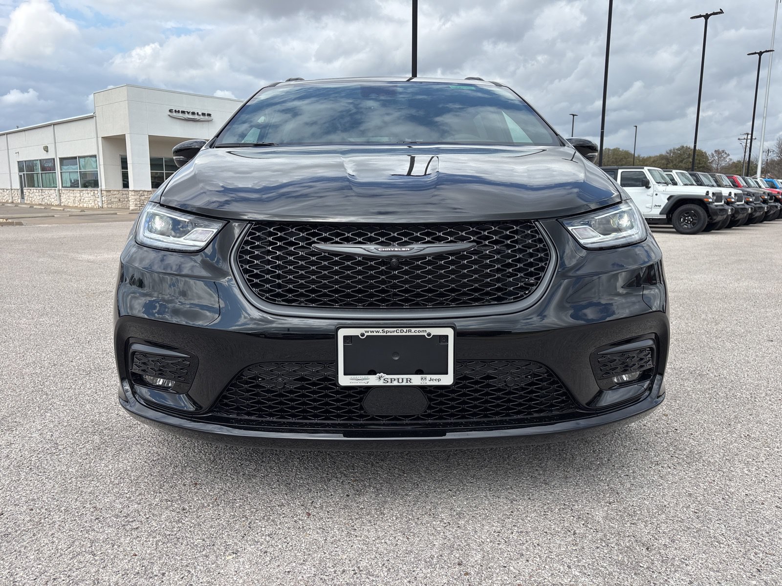 New 2026 Chrysler Pacifica Limited w/ S Appearance Package FWD image 9