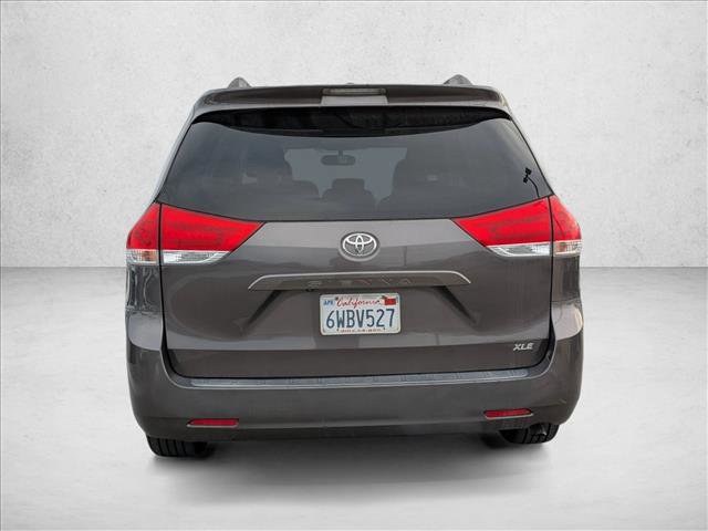 Used 2012 Toyota Sienna XLE image 4