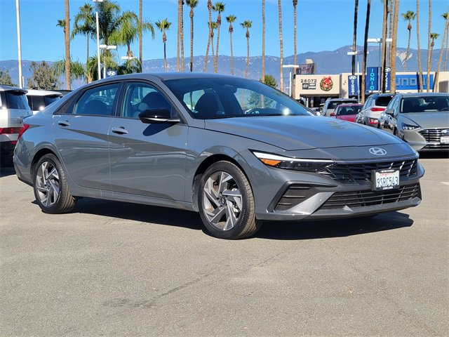 Used 2025 Hyundai Elantra Sport image 26