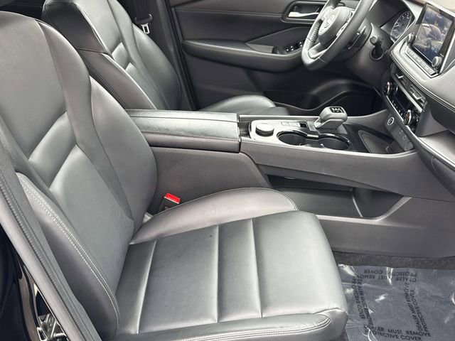 Used 2023 Nissan Rogue SV w/ SV Premium Package image 9