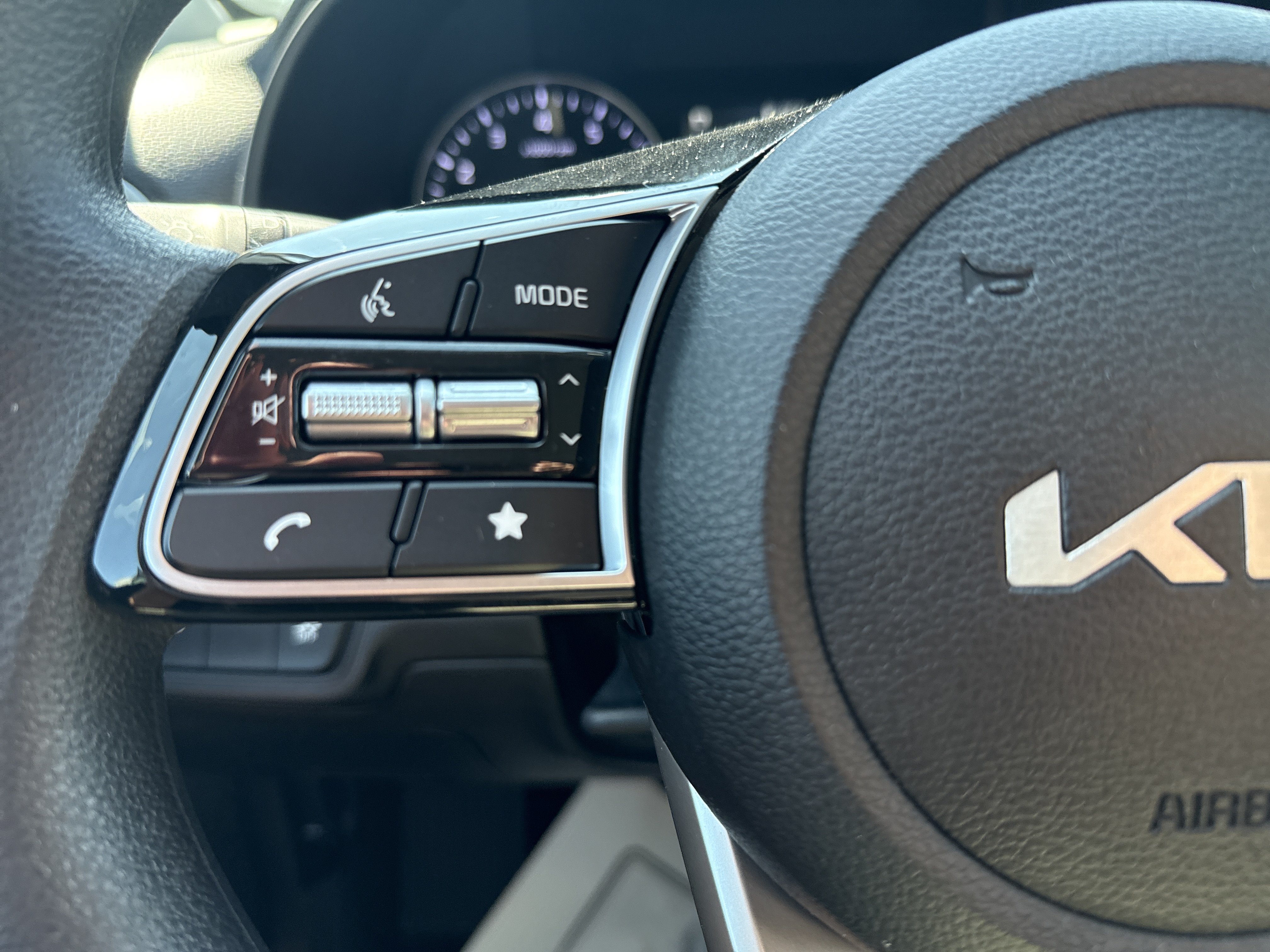 Certified 2024 Kia Forte LXS w/ LXS Technology Package FWD image 18