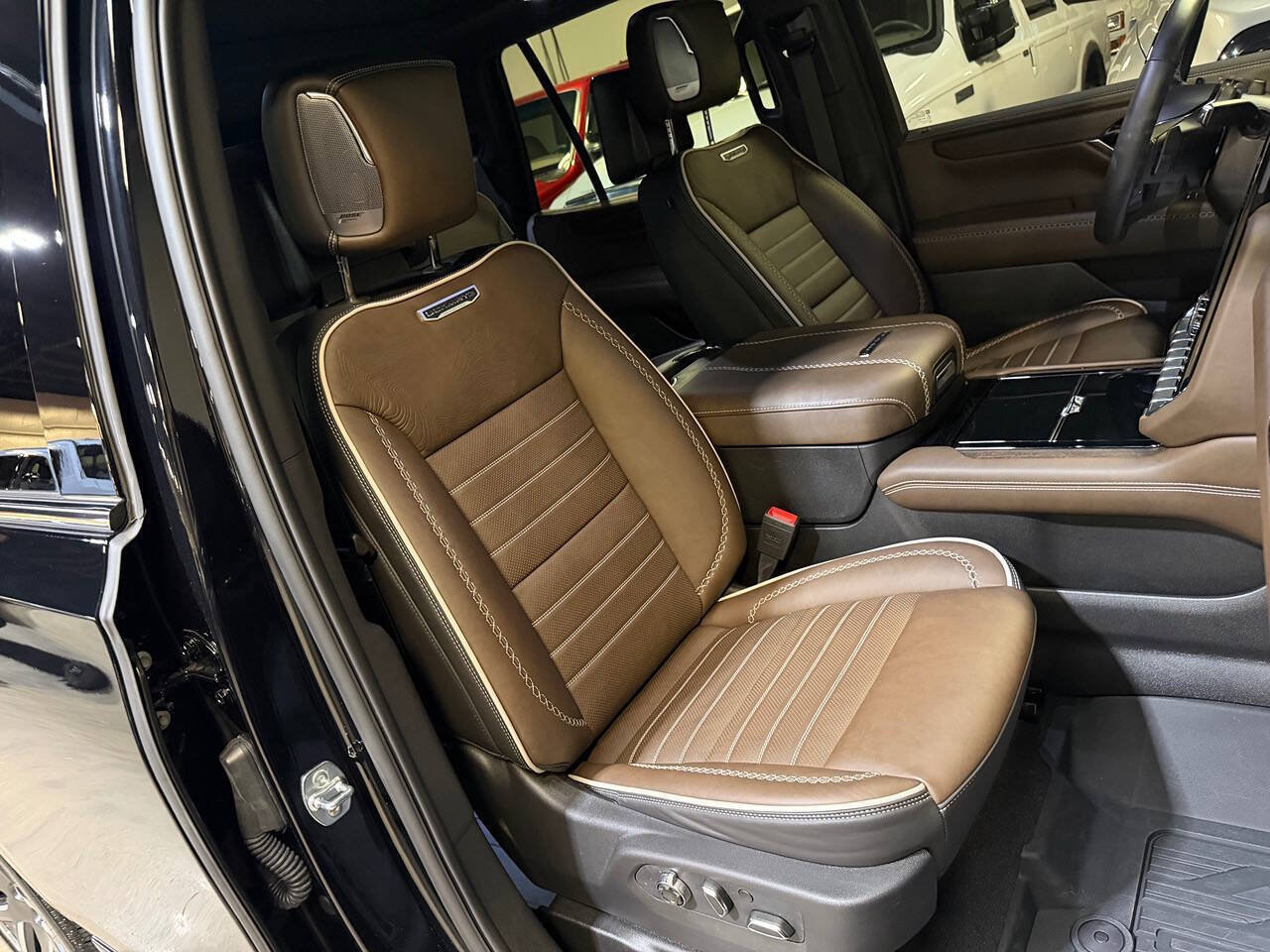 Used 2026 GMC Yukon Denali Ultimate AWD/4WD image 57