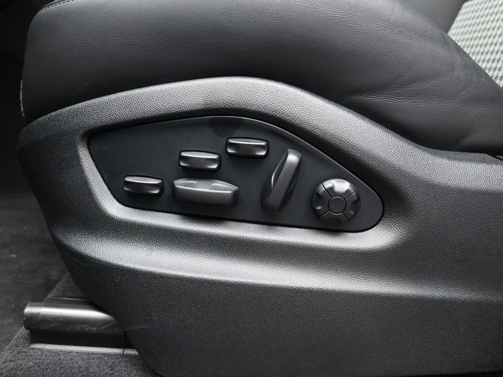 Certified 2025 Porsche Cayenne GTS image 15