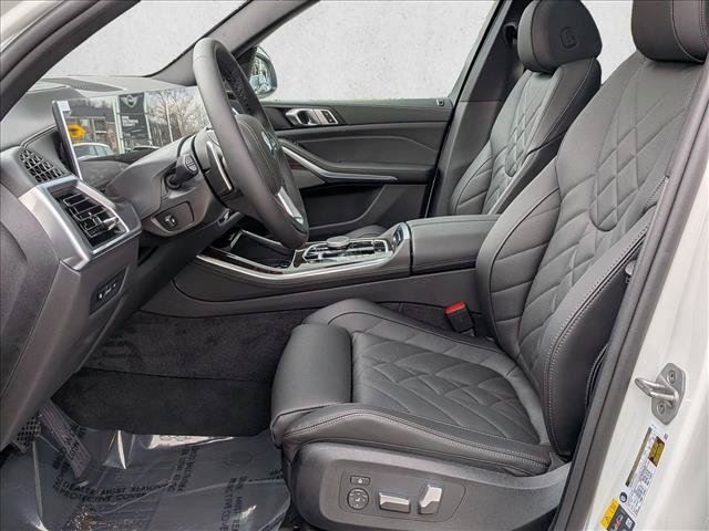 New 2026 BMW X5 xDrive50e w/ Premium Package AWD/4WD image 4