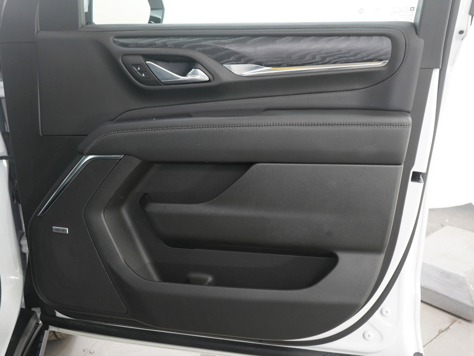 Used 2023 GMC Yukon Denali w/ Denali Reserve Package image 13