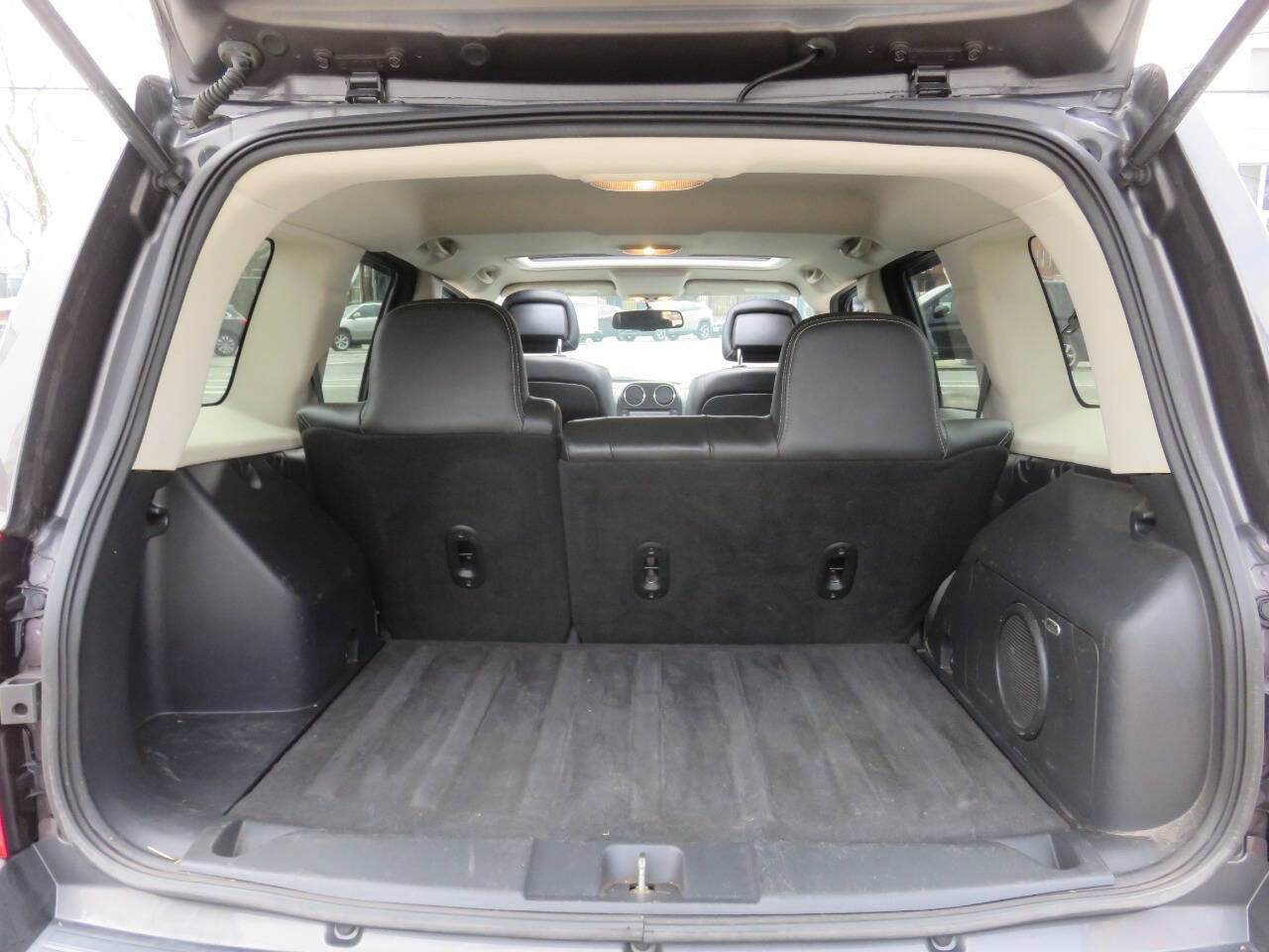 Used 2016 Jeep Patriot High Altitude AWD/4WD image 24