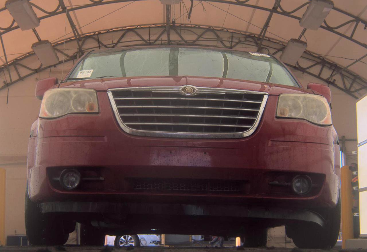 Used 2008 Chrysler Town & Country Touring w/ Entertainment Group #2 FWD image 3
