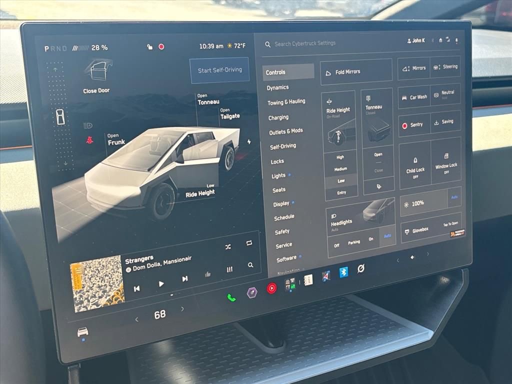 Used 2025 Tesla Cybertruck AWD Crew Cab image 30