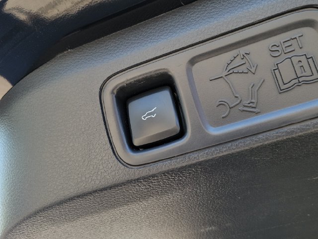 Used 2023 Ford Expedition Limited RWD image 10