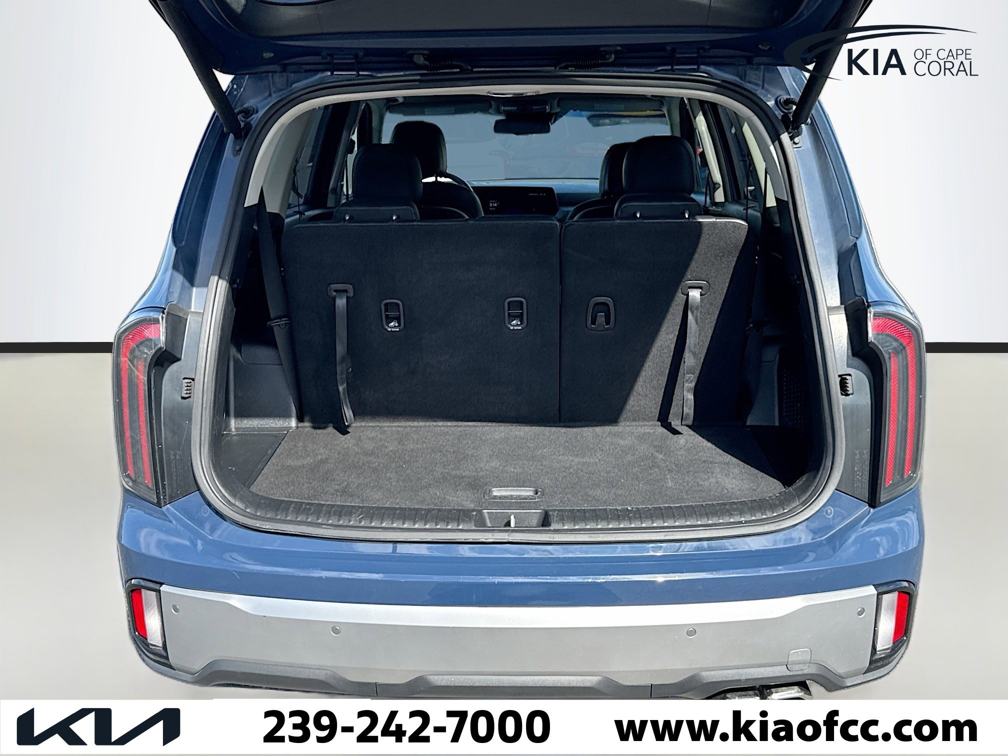 Used 2023 Kia Telluride EX w/ EX Captain's Chair Package image 11