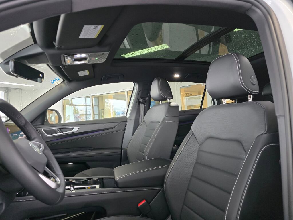 New 2024 Volkswagen Atlas Cross Sport SEL R-Line image 25