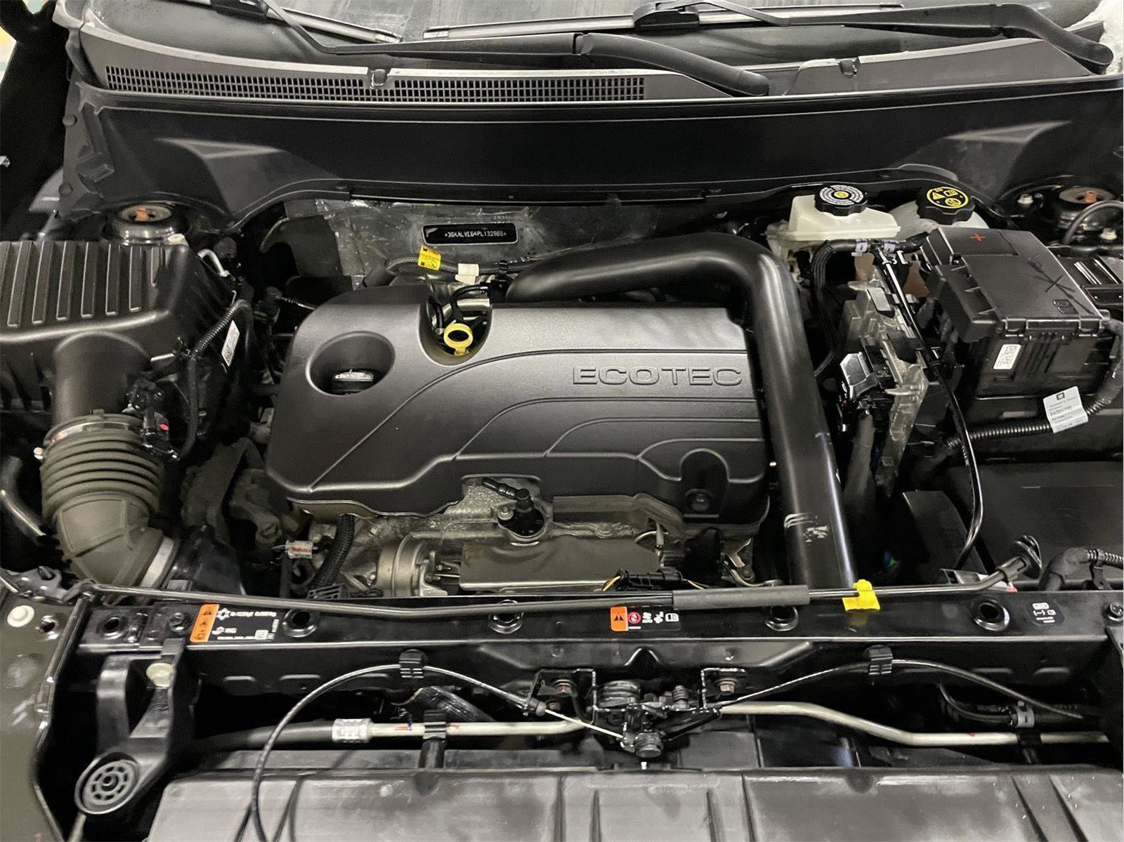 Used 2023 GMC Terrain SLT w/ LPO, Floor Liner Package image 12