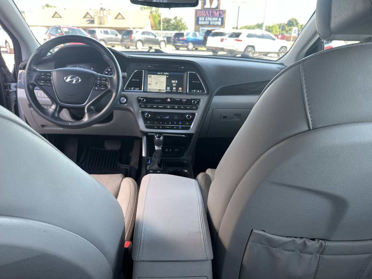 Used 2017 Hyundai Sonata Limited w/ Ultimate Package 04 FWD image 12