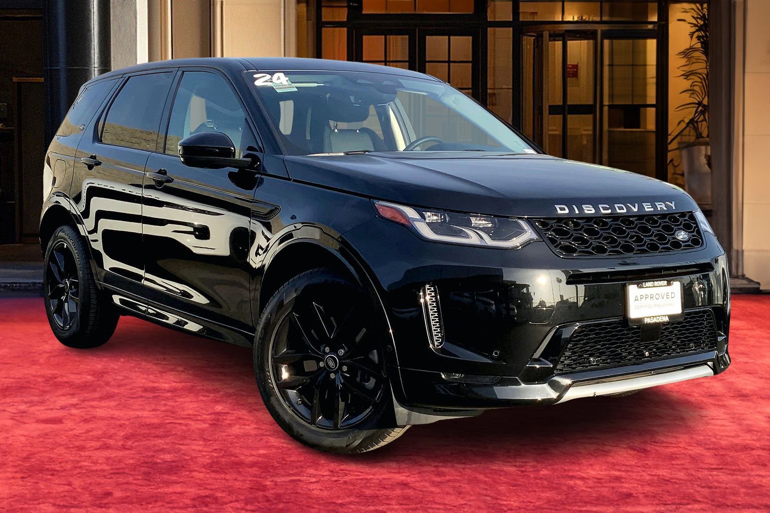 Used 2024 Land Rover Discovery Sport S image 2