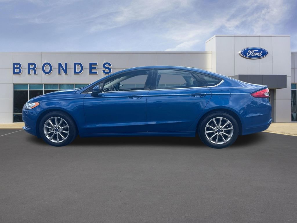 Used 2017 Ford Fusion SE w/ Fusion SE Technology Package FWD image 1