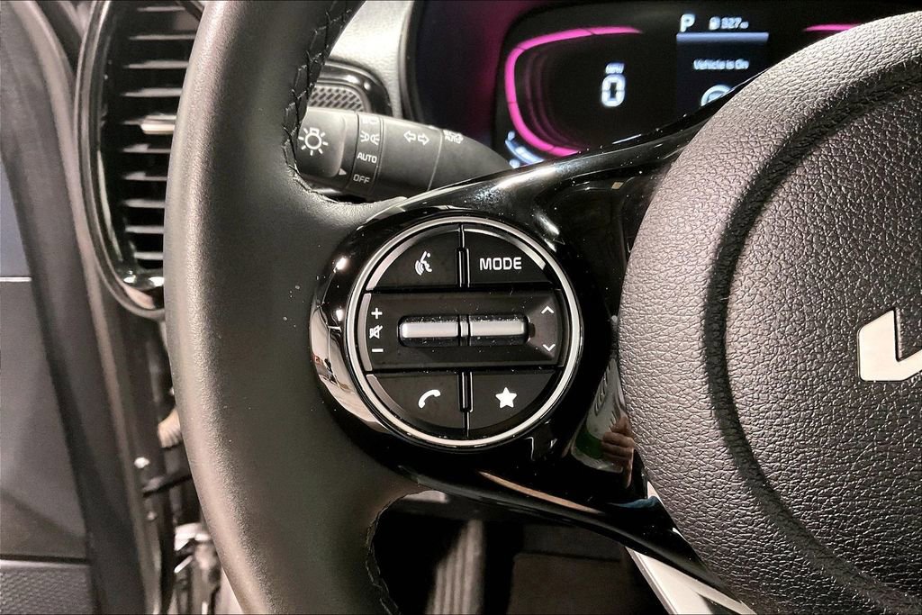 Used 2025 Kia Soul EX FWD image 23